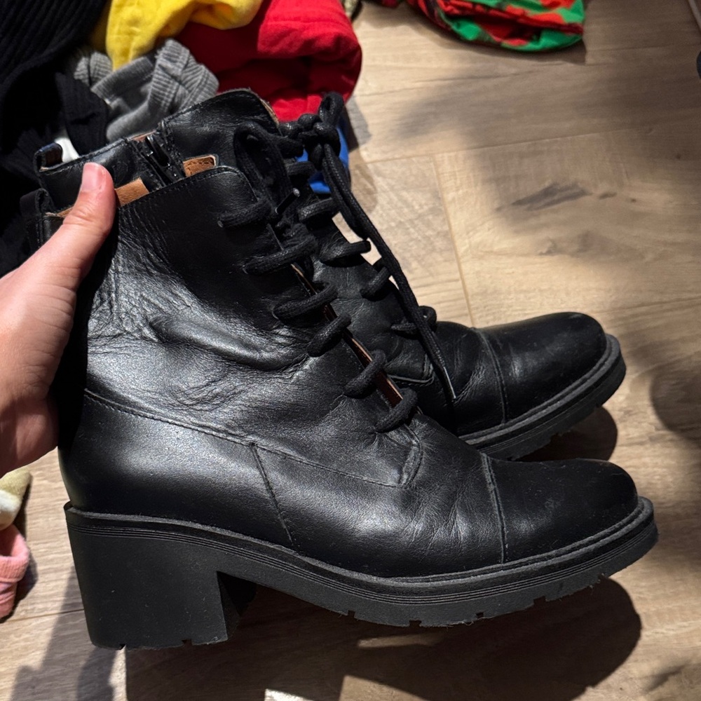 Black Leather Ankle Boots DNA footwear size 6